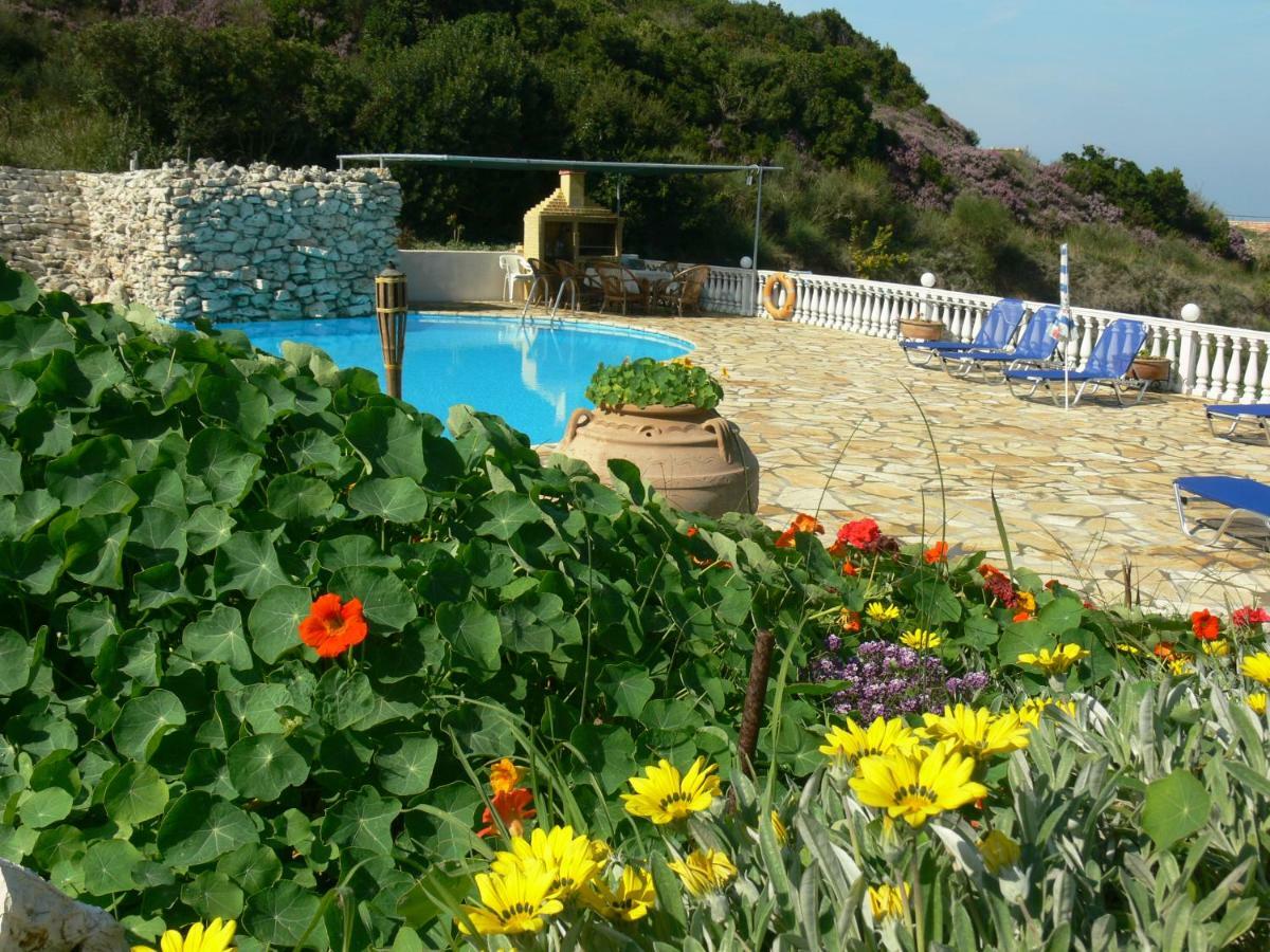 Angela Apartments Pool Gardens And Sea Views Agios Stefanos Avliotes (Corfu) Exterior foto